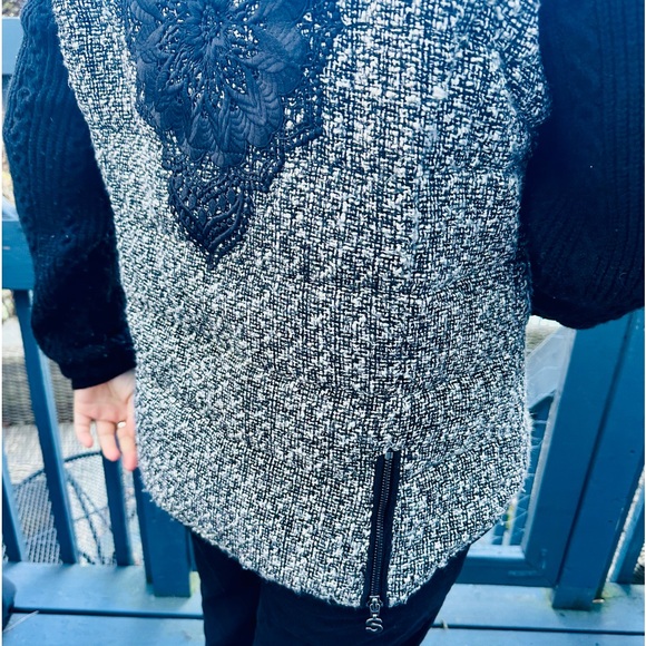 Desigual warm jackets with detachable sleeves - Picture 6 of 8